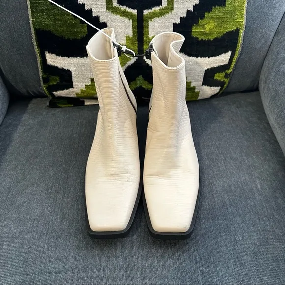 NEW‎ Frame le Maddox ankle cream boots euro 37 or 7 reg $498