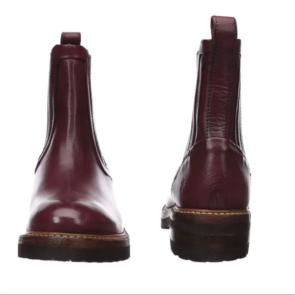 NEW FRYE Ella Moto Chelsea Leather BOOTS Booties