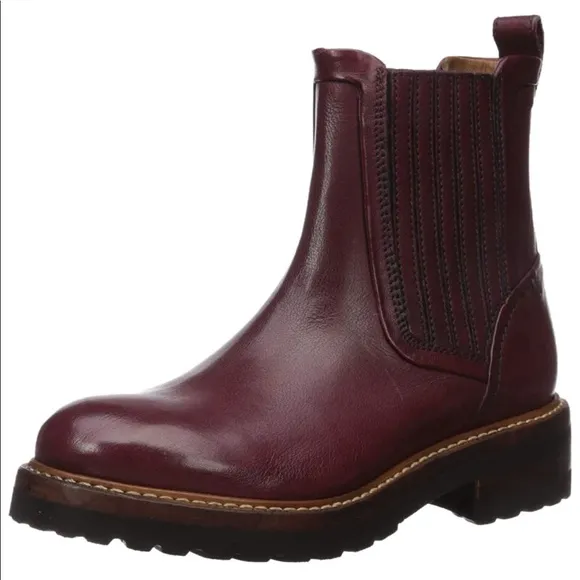 NEW FRYE Ella Moto Chelsea Leather BOOTS Booties