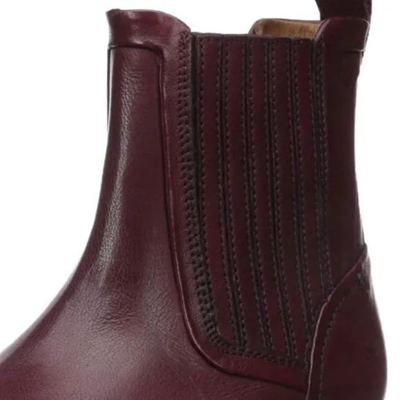 NEW FRYE Ella Moto Chelsea Leather BOOTS Booties