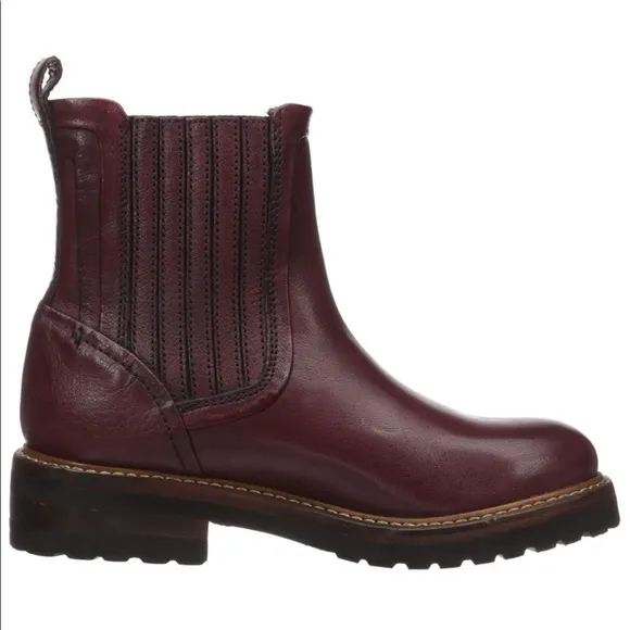 NEW FRYE Ella Moto Chelsea Leather BOOTS Booties