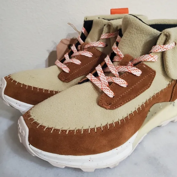 New Holo Brown Suede Beige Quorra Lace Up Hiking Sneakers Women's Shoe 10