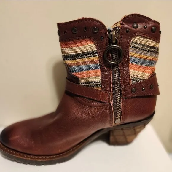 NEW Justin Women Brown Leather/Textile Heeled Boots MSL 103 sz.6.5 Ret.$200