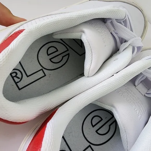 NEW LEVI'S Shoes Munro NewAmericana Sneakers White Red Gray Size 10