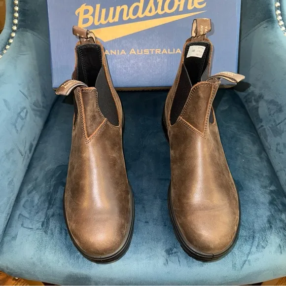 New Size 10 Blundstone Chelsea Boots Style #1609 Antique Brown
