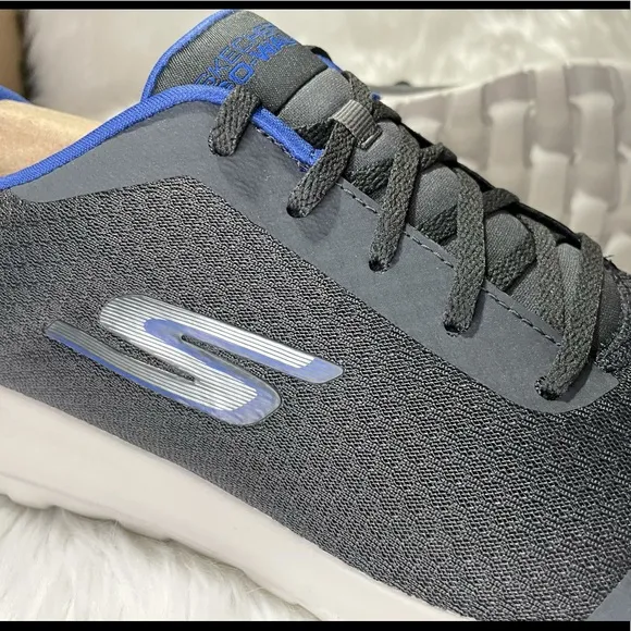 NEW skechers d'lux walker sneakers