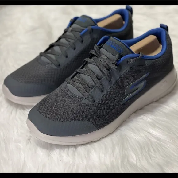 NEW skechers d'lux walker sneakers