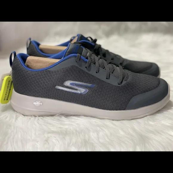 NEW skechers d'lux walker sneakers