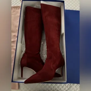 NEW STUART WEITZMAN Elegant Boots.