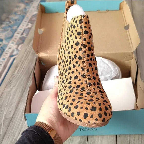 NEW TOMS Kelsey Boots In Cheetah Printed Suede Size Women's 6.5