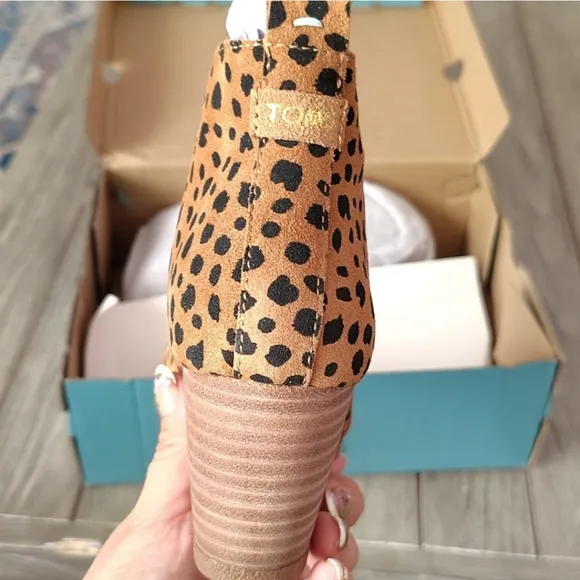 NEW TOMS Kelsey Boots In Cheetah Printed Suede Size Women's 6.5