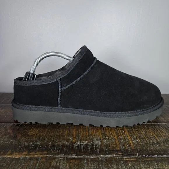 NEW UGG Classic Slipper Womens Size 10 Slip On Shoes Boots Black Fur Lined