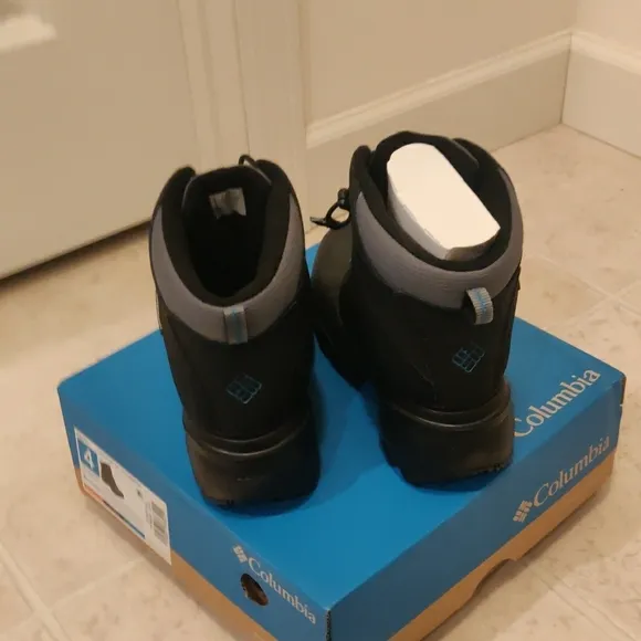 new!Columbia youth rope tow Kids' Black Waterproof Boots sz 4