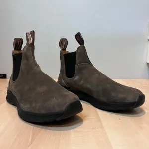 NIB Blundstone 2144 active chelsea - rustic brown. AUS7 / M8 / W10