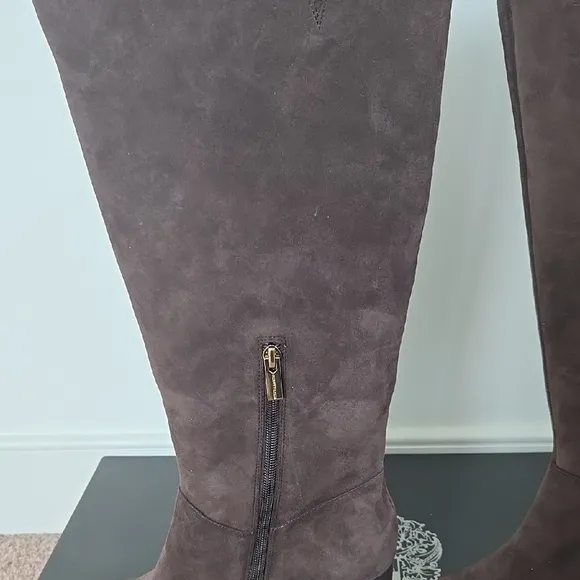 NIB Vince Camuto Elegant Brown Suede Knee-High Women's Boots, 9.5 Wide Calf