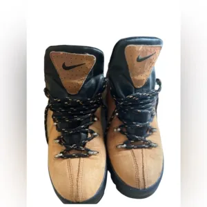 Nike ACG Brown &amp; Black Boots 5.5Y