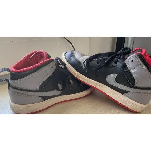 Nike Air Jordan 1 Mid Kids Sneakers Black/Gray/Red Size 13C
