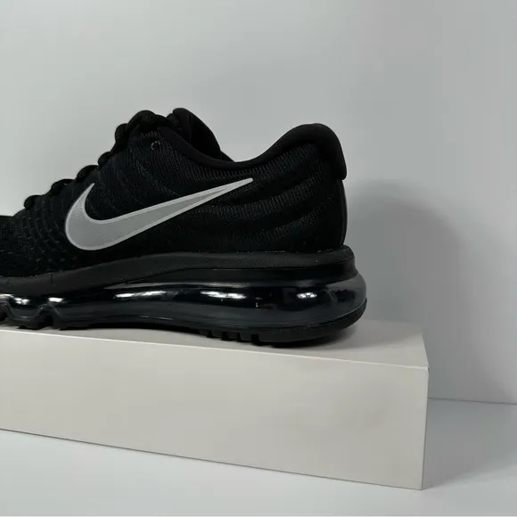 NIKE AIR MAX 2017 SE WOMENS RUNNING SHOES SIZE 7 MESH BLACK ANTHRACITE NEW