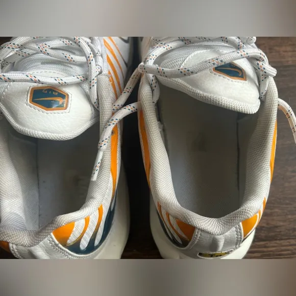 Nike Air Max Plus Hiking Shoes Mens Size 12 Carabiner White Kumquat DV3507-100