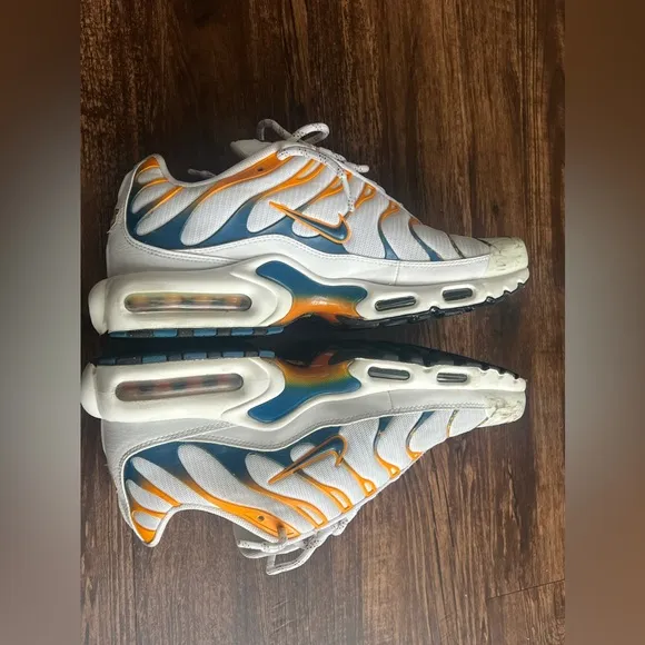 Nike Air Max Plus Hiking Shoes Mens Size 12 Carabiner White Kumquat DV3507-100