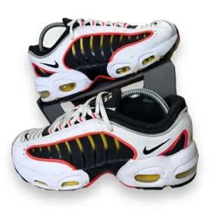 Nike Air Max Tailwind IV &quot;White Black Crimson&quot; BQ9810-105 Youth 6