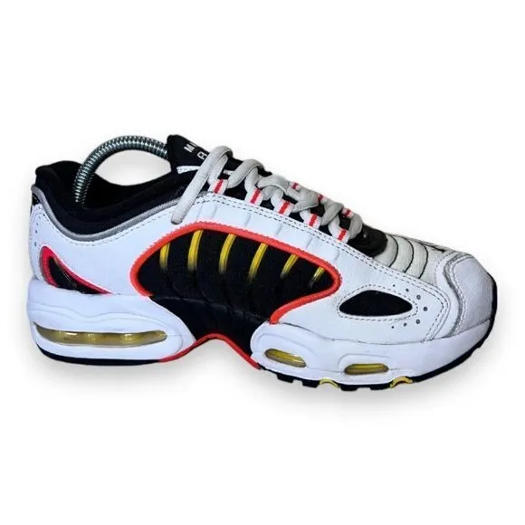 Nike Air Max Tailwind IV &quot;White Black Crimson&quot; BQ9810-105 Youth 6