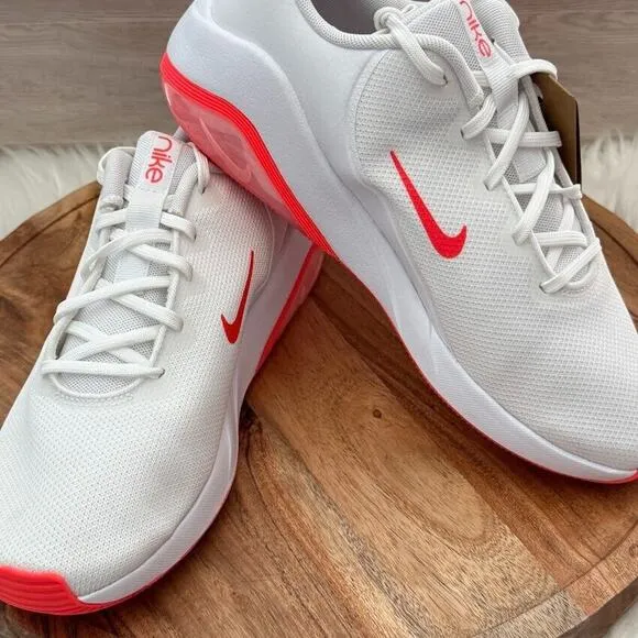 Nike Air Zoom Bella 7 Wmns Size 11 Workout Shoes White Bright Crimson FZ1689-101