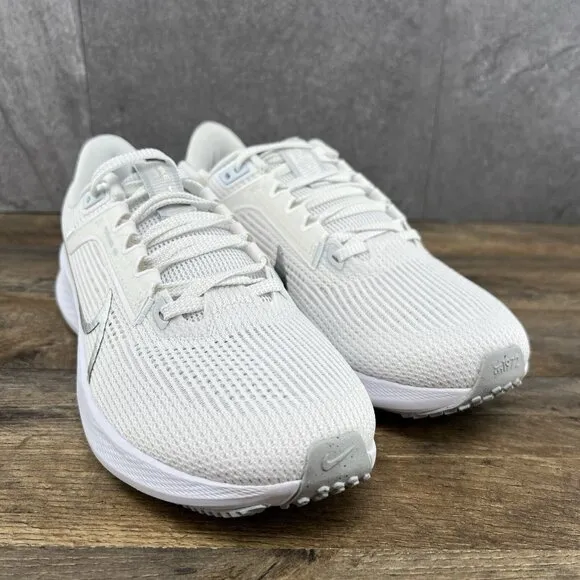 Nike Air Zoom Pegasus 40 Size 9.5 Womens White Metallic Silver Running Shoes