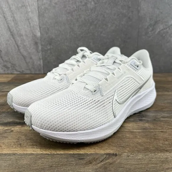 Nike Air Zoom Pegasus 40 Size 9.5 Womens White Metallic Silver Running Shoes