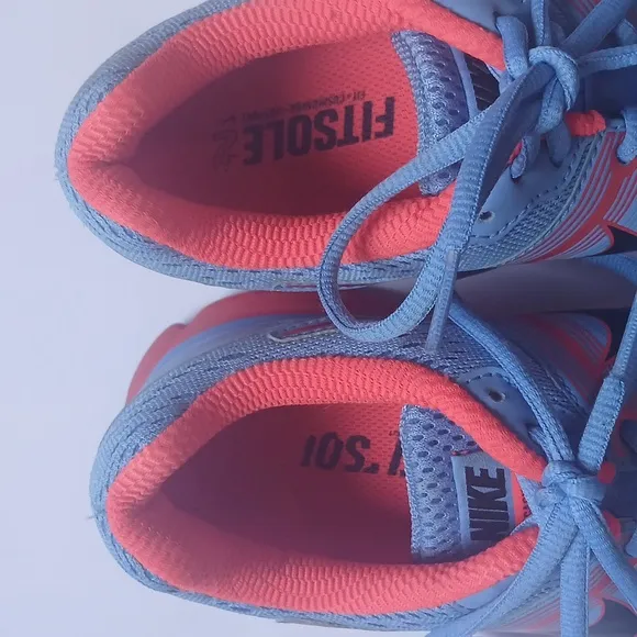 Nike Blue and Red Athletic Shoes Modern Sporty Design