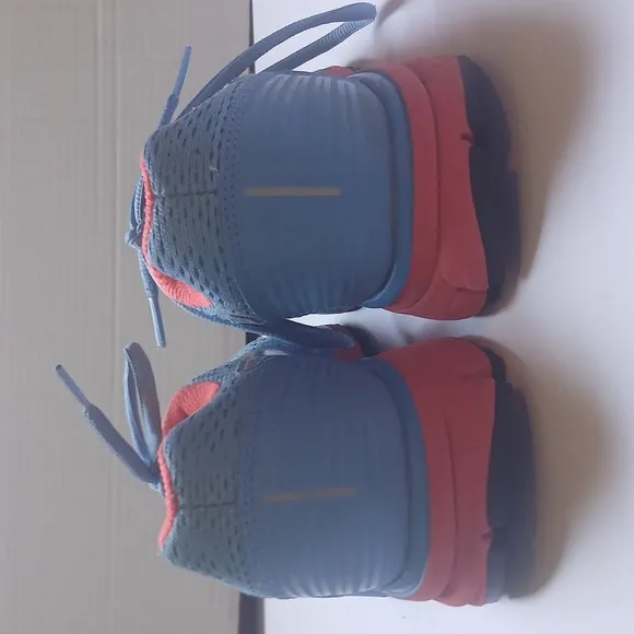 Nike Blue and Red Athletic Shoes Modern Sporty Design