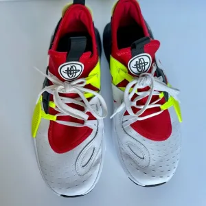 Nike boys Hirachis - size 6