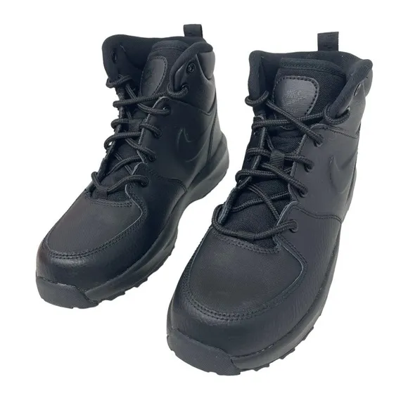 Nike boys Size 3 Manoa Leather Boots Triple Black Style BQ5373-001 NWT