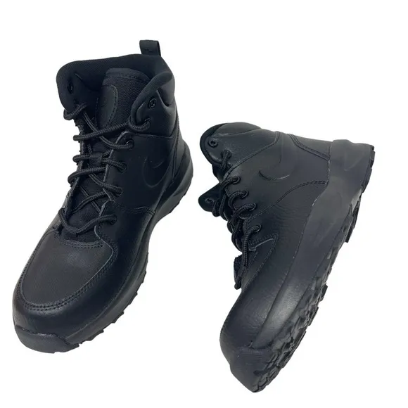 Nike boys Size 3 Manoa Leather Boots Triple Black Style BQ5373-001 NWT
