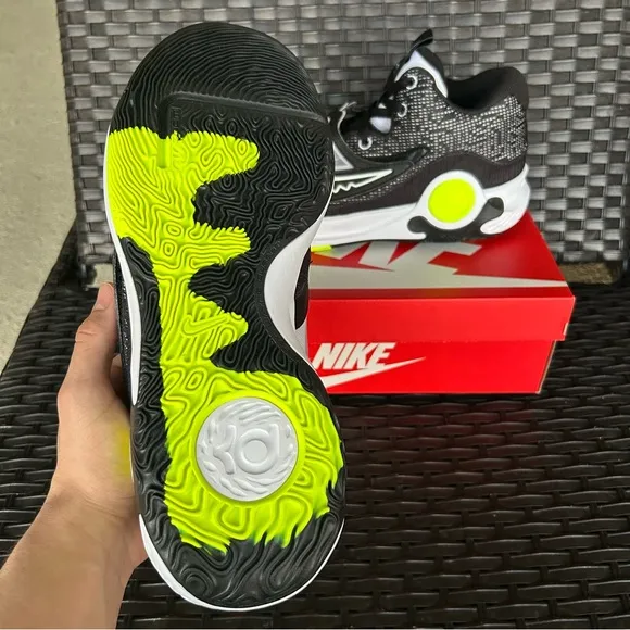 NIKE KD TREY 5 X BLACK VOLT Size 12