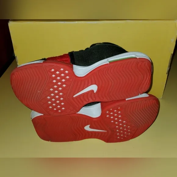 Nike  Lebron Witness 8 Faze Clan Bred Red Black Sneakers Size 7 Men 8 5 Womens