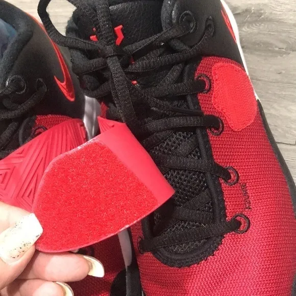 NIKE Red &amp; Black KYRIE FLYTRAP III (BQ3060-009) size 8