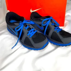 Nike Royal Blue and Black Dual Fusion Low Top Track Running Shoes Tennis…