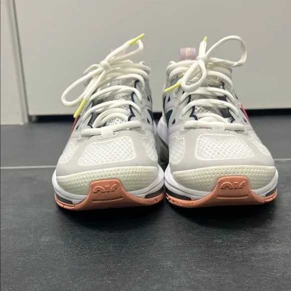 Nike Women's air Max Genome Summit White/Crimson Bliss  sneakers size 8.5