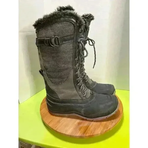 North Face Tall boots womans size8 Grey Primaloft