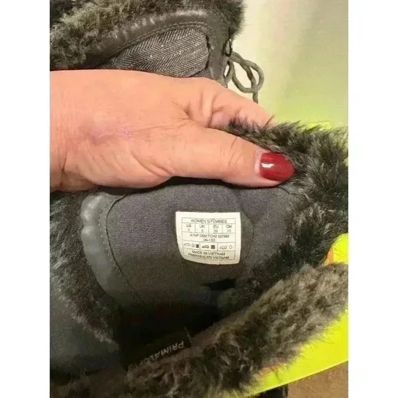 North Face Tall boots womans size8 Grey Primaloft
