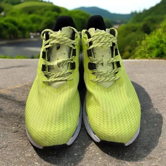 NWOB Mens The North Face Vectiv Eminus Trail Running Training Shoes - LED Yellow