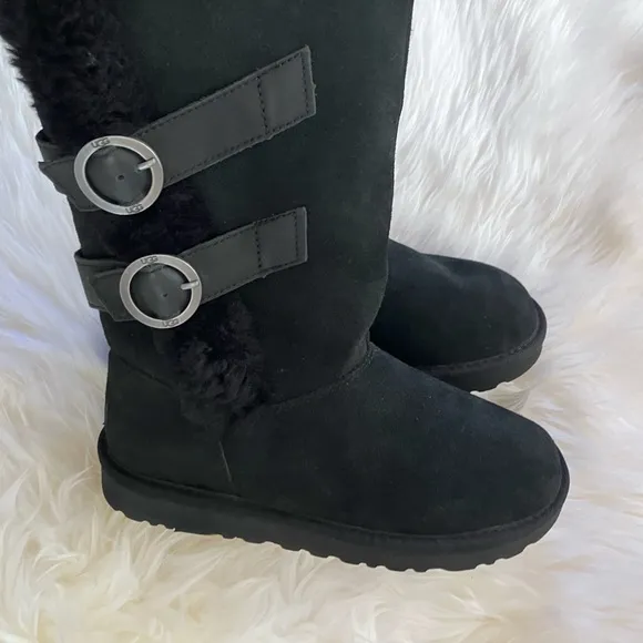 NWOB UGG Aletheia Leather Boot in Black Sz 6