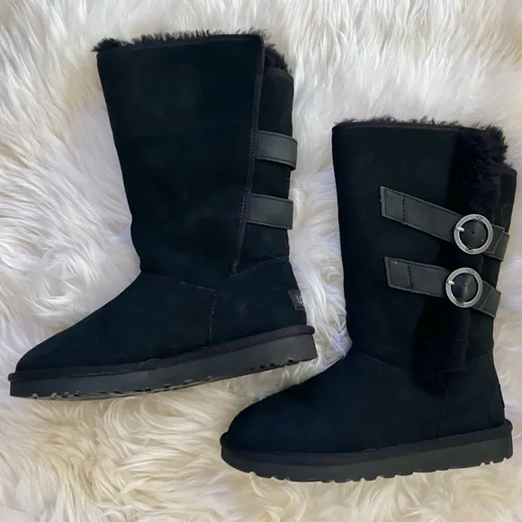 NWOB UGG Aletheia Leather Boot in Black Sz 6