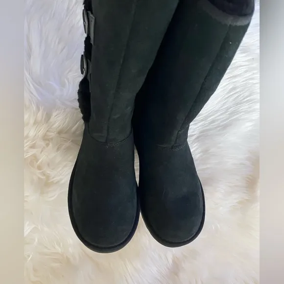 NWOB UGG Aletheia Leather Boot in Black Sz 6