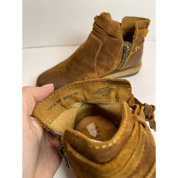 NWOT Born Wynter Comfort Booties Brown Suede Ankle Boots - Size 7