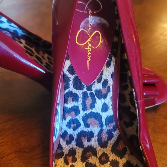 NWOT Jessica Simpson Burgundy Wine Genuine Patent Leather Bow Open Peep Heels