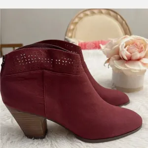 Nwot Women's Burgundy Ankle Boots