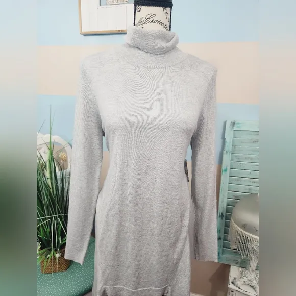 NWT Chico's Featherweight Gray Turtleneck Tunic