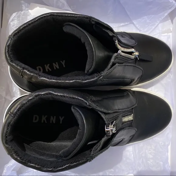NWT DKNY Connie Leather slip-on Wedge Sneakers
